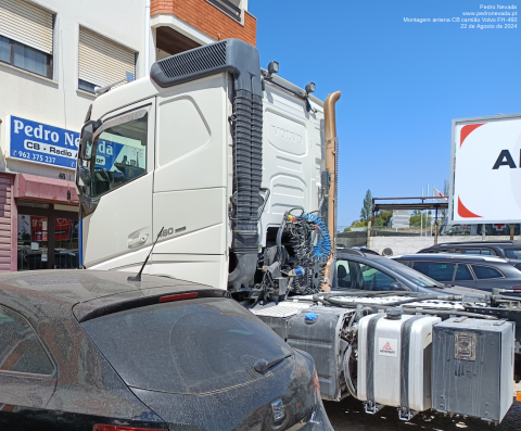 MONTAGEM ANTENA CB VOLVO FH-460 - IMAGEM 2 - Pedro Nevada