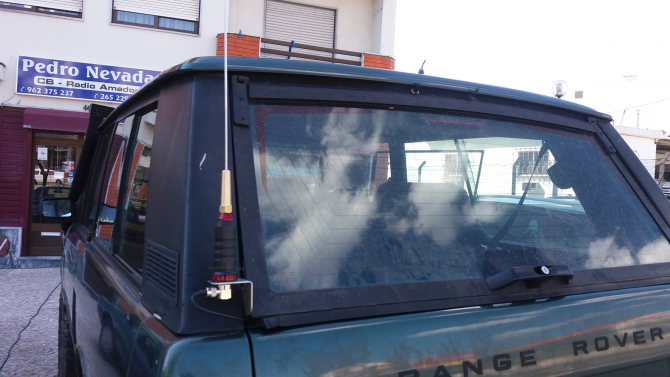 MONTAGEM ANTENA TODO-O-TERRENO RANGE ROVER - IMAGEM 3 - Pedro Nevada