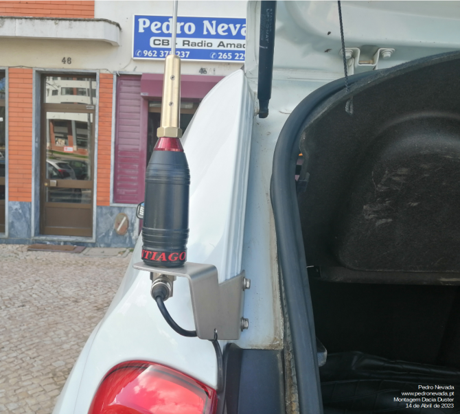 MONTAGEM ANTENA CB DACIA DUSTER - IMAGEM 2 - Pedro Nevada