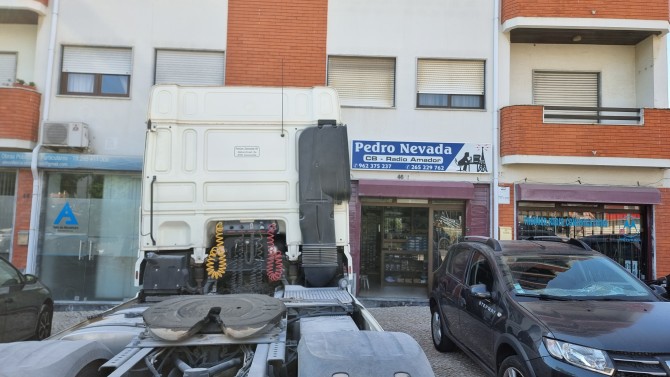 MONTAGEM ANTENA CB DAF XF 460 EURO 6 - IMAGEM 1 - Pedro Nevada