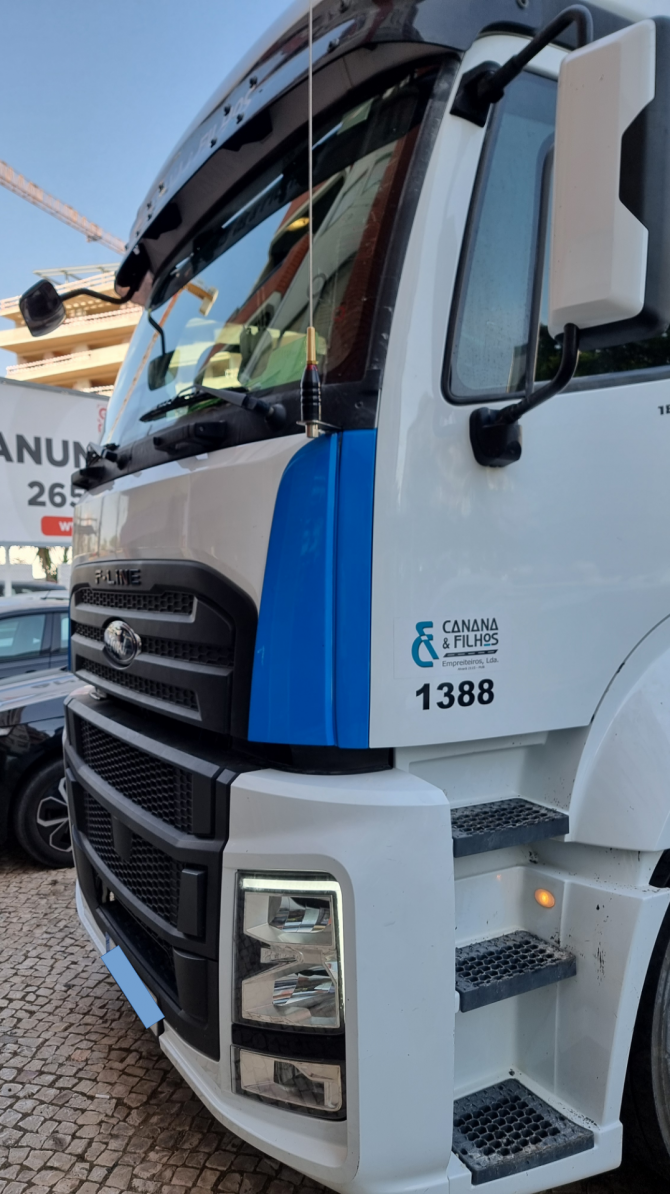 MONTAGEM ANTENA CB FORD F-LINE 1845 T - IMAGEM 2 - Pedro Nevada