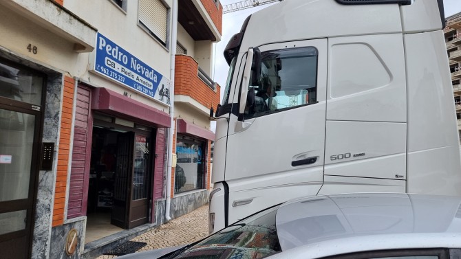 MONTAGEM ANTENA CB VOLVO FH-500 - IMAGEM 1 - Pedro Nevada