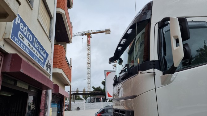 MONTAGEM ANTENA CB VOLVO FH-500 - IMAGEM 2 - Pedro Nevada