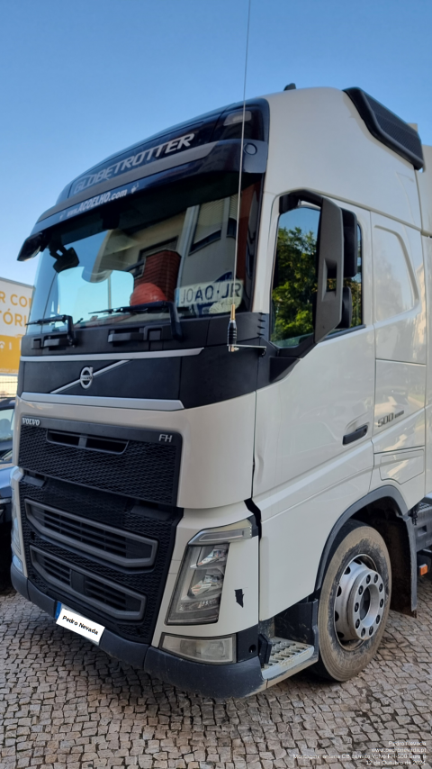 MOUNTING CB ANTENNA ON VOLVO FH-500 EURO 6 - IMAGE 2 - Pedro Nevada