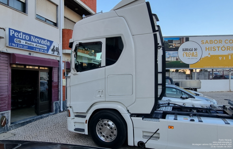 MOUNTING CB ANTENNA ON SCANIA R 450 - IMAGE 1 - Pedro Nevada