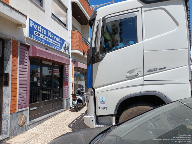 MOUNTING CB ANTENNA ON VOLVO FH-460 - IMAGE 1 - Pedro Nevada