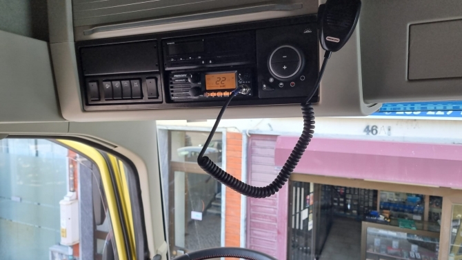 MOUNTING RADIO AND CB ANTENNA ON TRUCK VOLVO FH-16 700 EURO 6 - IMAGE 2 - Pedro Nevada